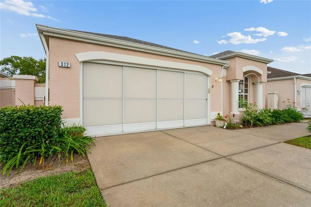 Photo of 312 ROYAL PALM WAY