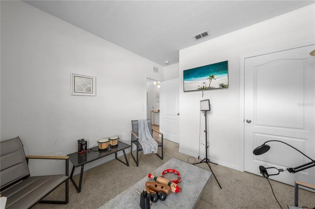 Photo of 1242 IGUANA LOOP