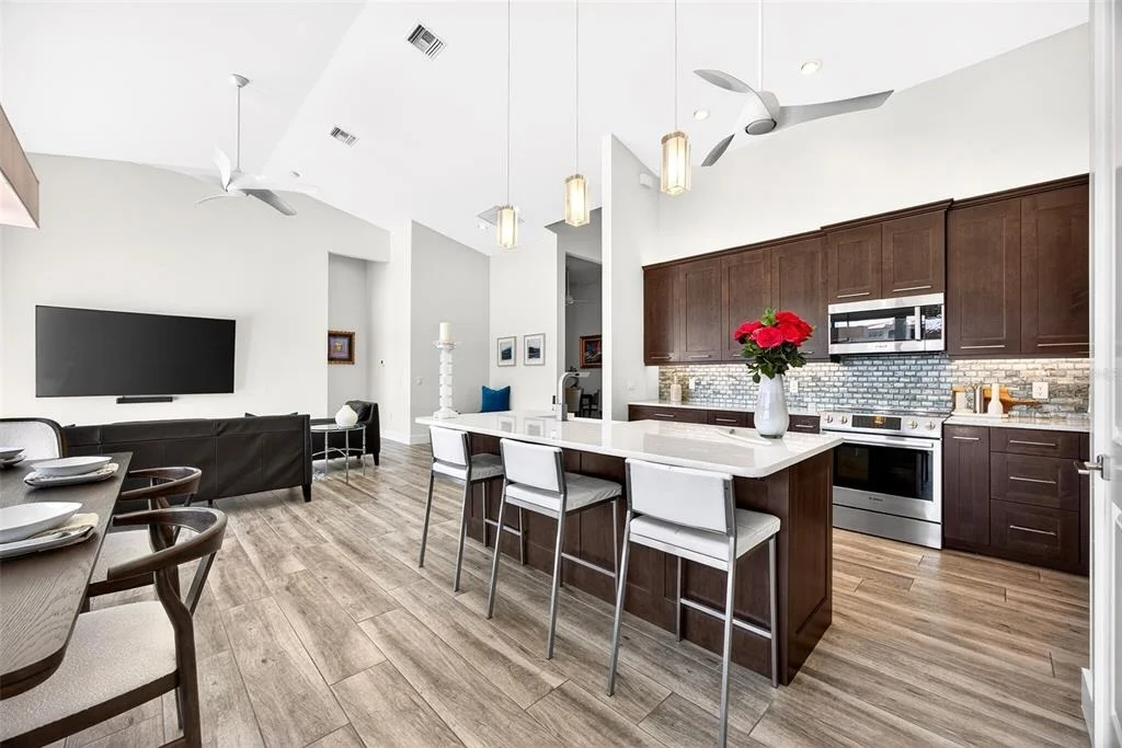 Photo of 125 COLONY POINT DRIVE