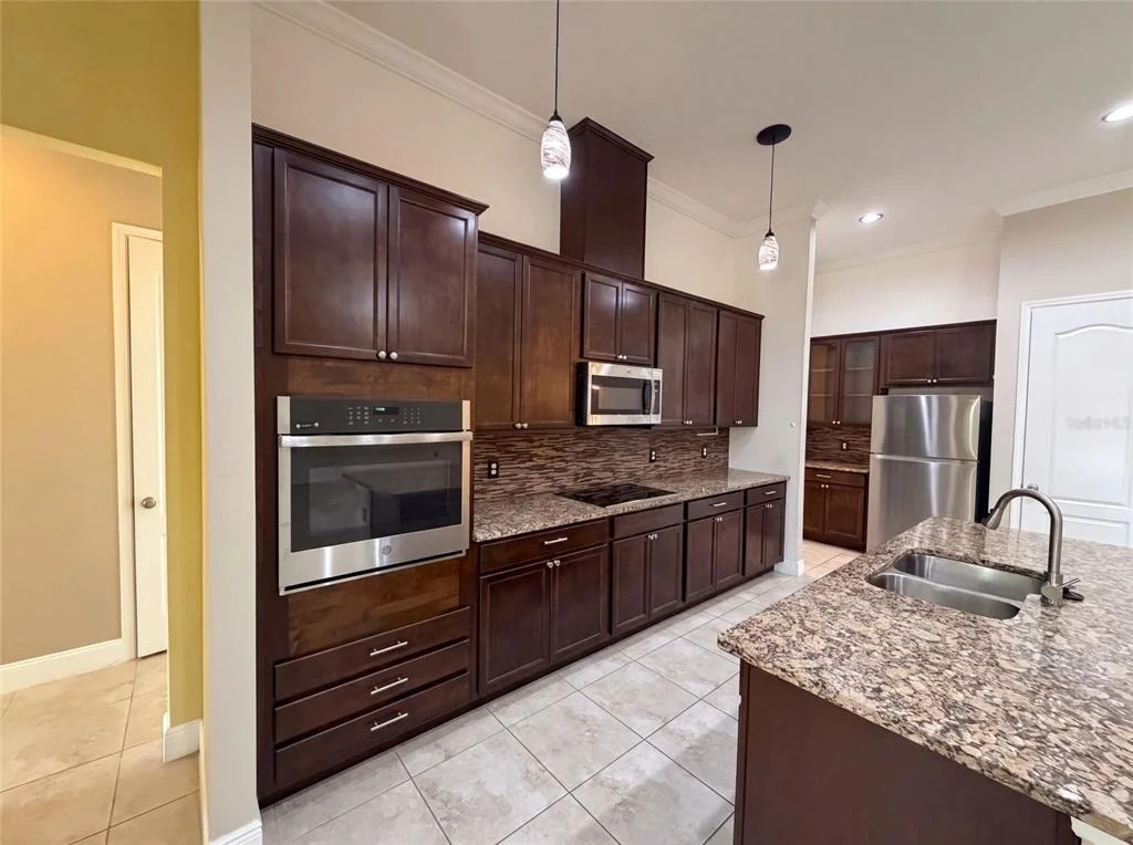 Photo of 918 BLACKTHORN DRIVE