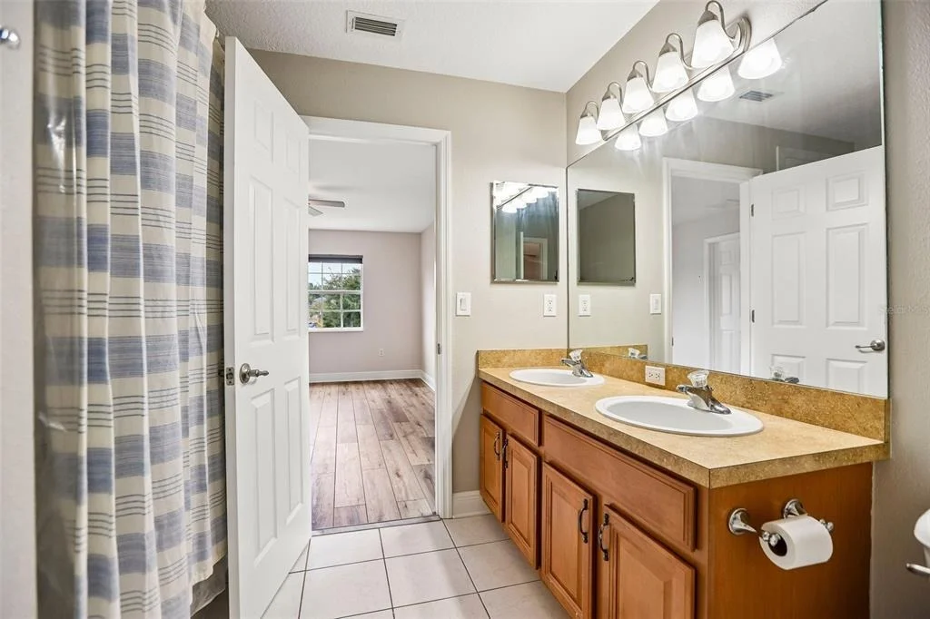 Photo of 5903 CAPE LOOP