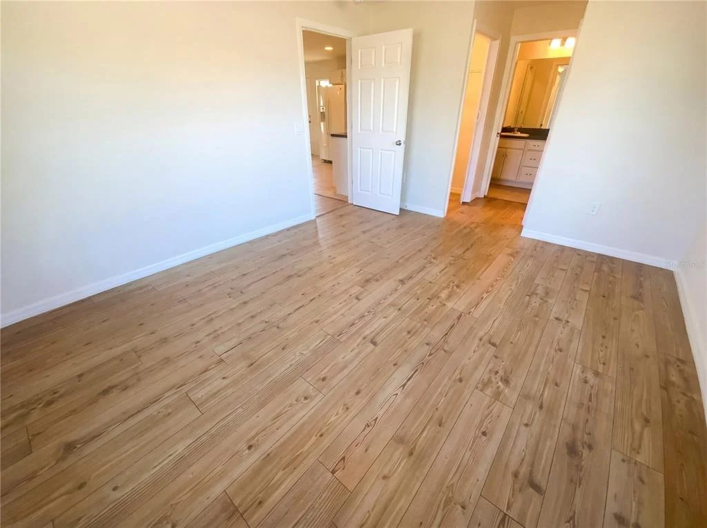 Photo of 11275 LINDEN DRIVE