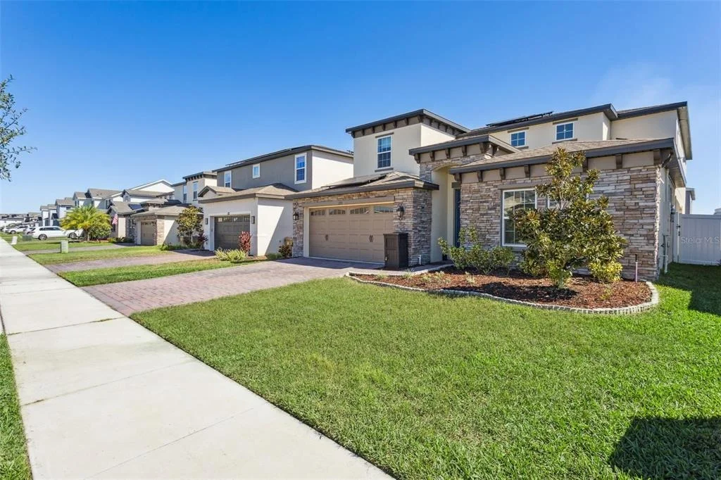 Photo of 1111 LONE PALM WAY