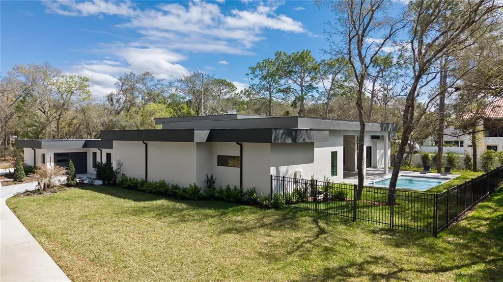Photo of 1447 BIRD ROAD