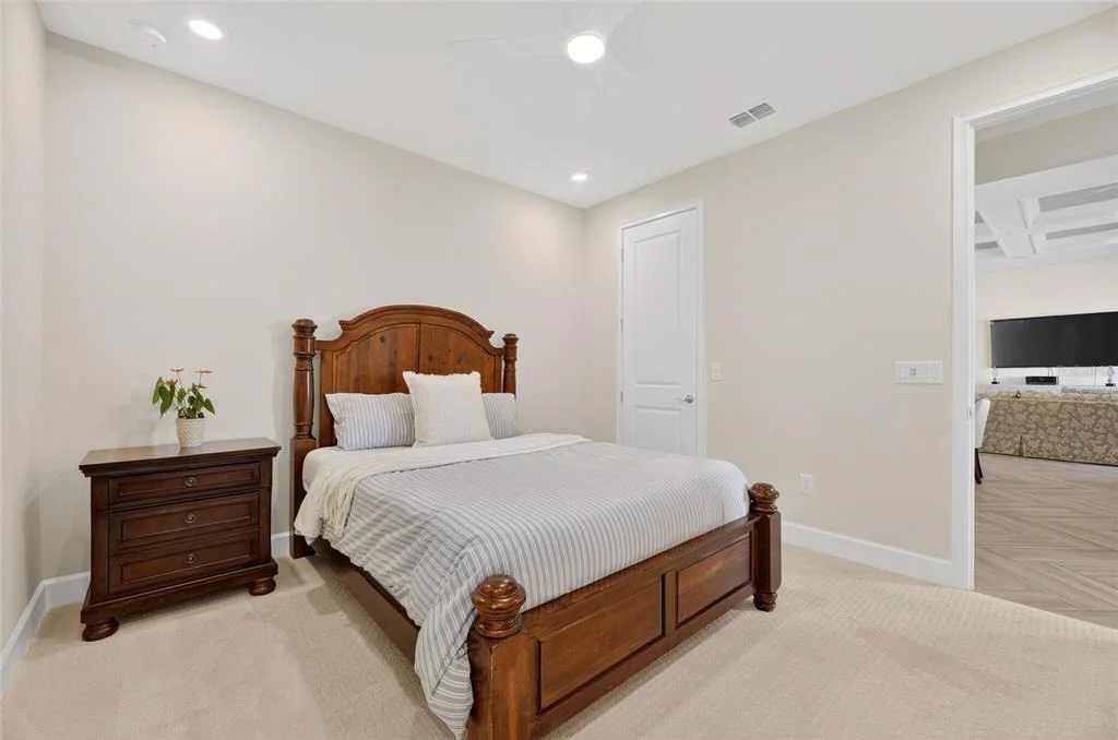 Photo of 914 SIGNET DRIVE