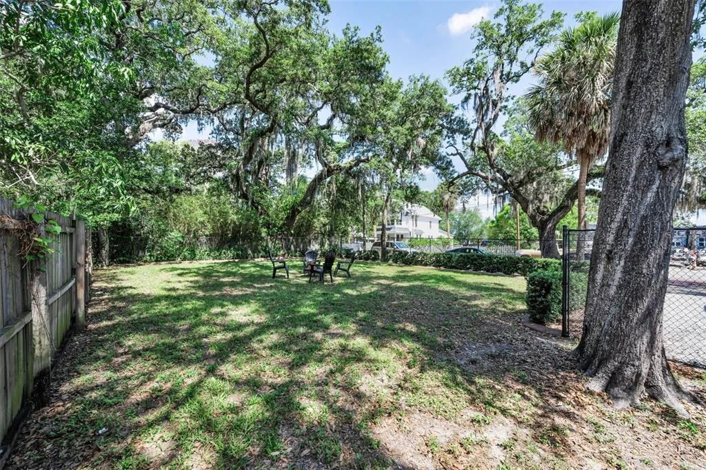 Photo of 133 N PINELLAS AVENUE