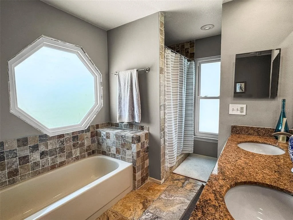 Photo of 4966 ROBIN TRAIL