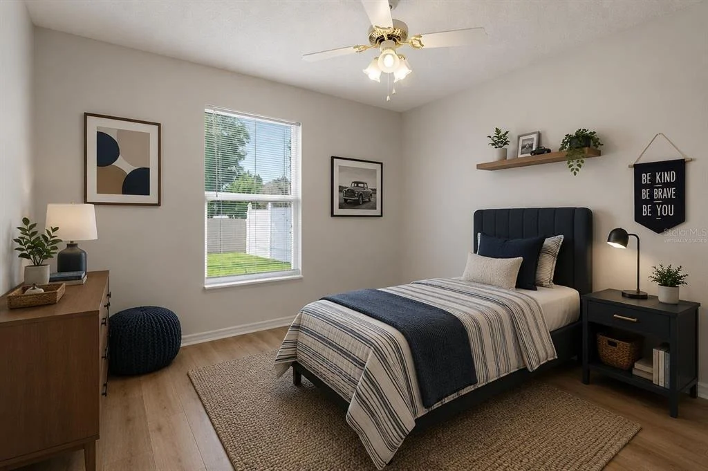 Photo of 372 LAKE DAISY CIR