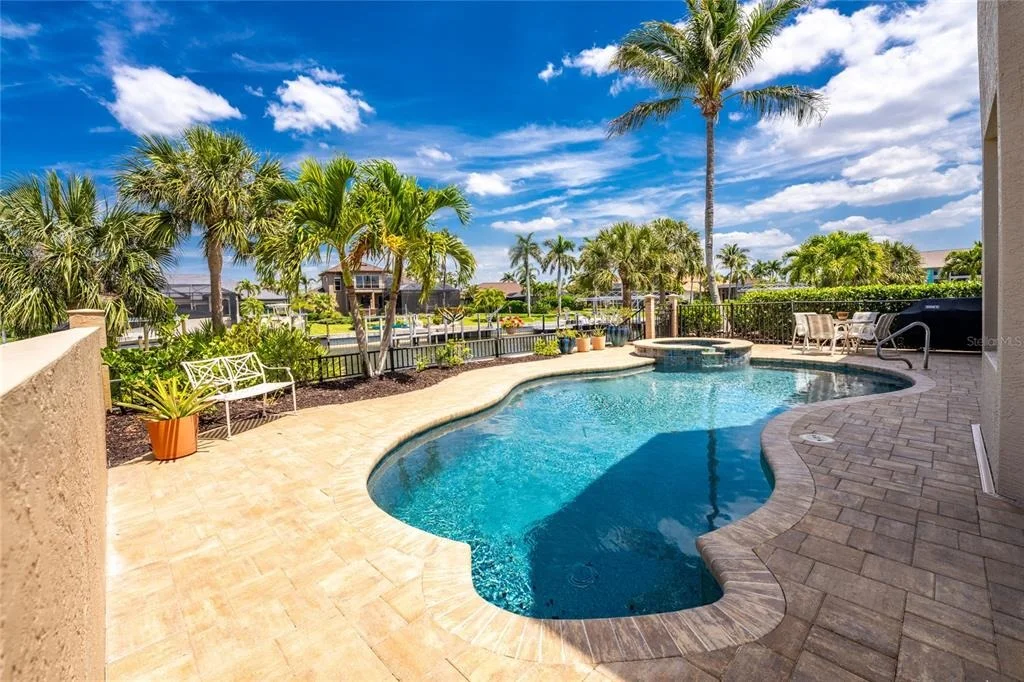 Photo of 3337 SUNSET KEY CIRCLE