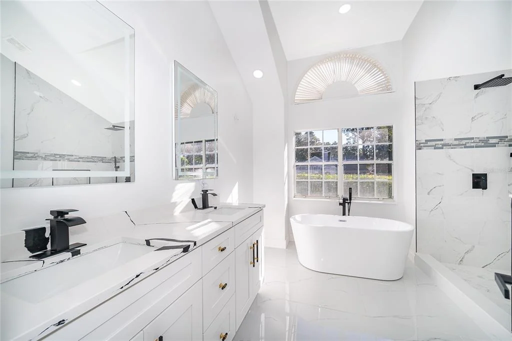 Photo of 1250 GLENMORE DRIVE