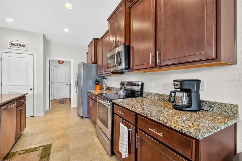 Photo of 6435 DEVESTA LOOP