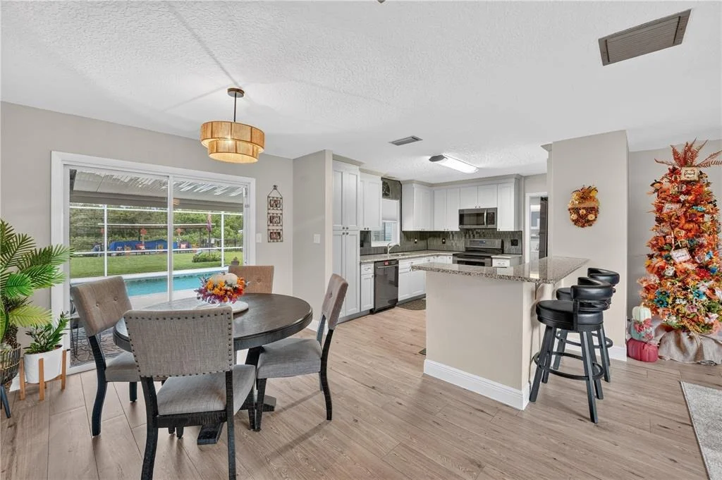 Photo of 28050 LOIS DRIVE