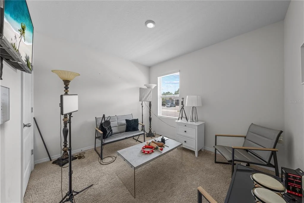 Photo of 1242 IGUANA LOOP