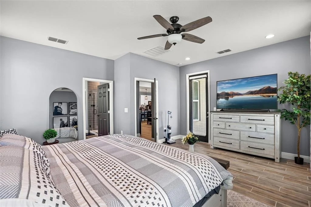 Photo of 4924 GOLDEN ZENITH WAY