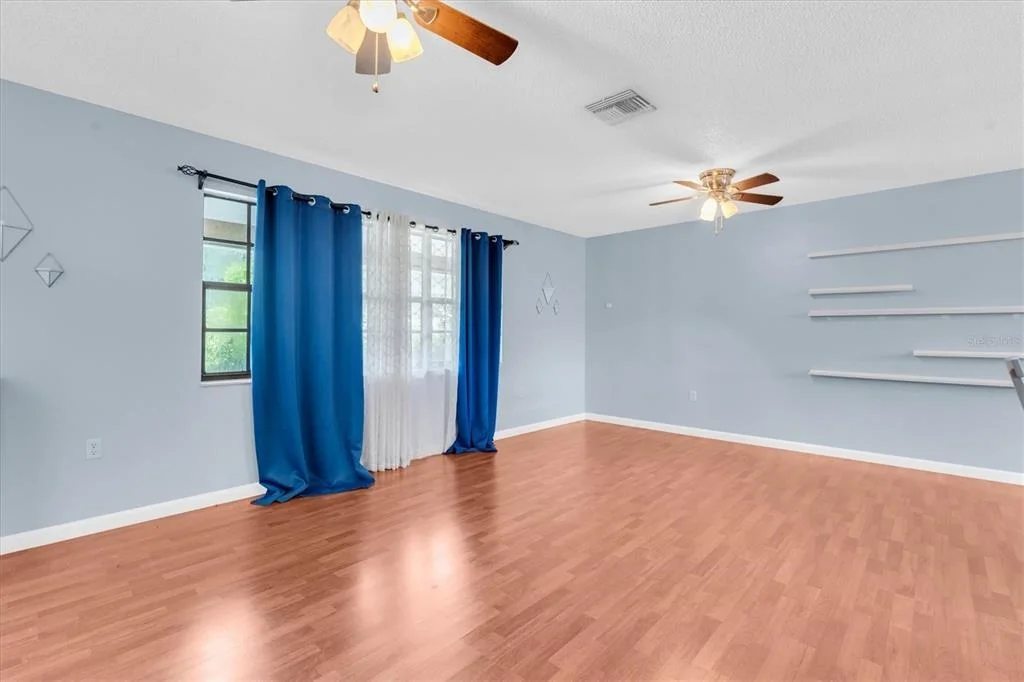 Photo of 914 HARBOR CIRCLE
