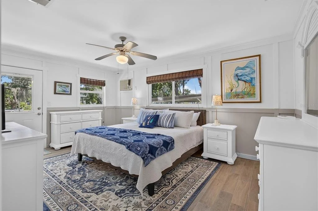 Photo of 6086 ISLAND DRIVE