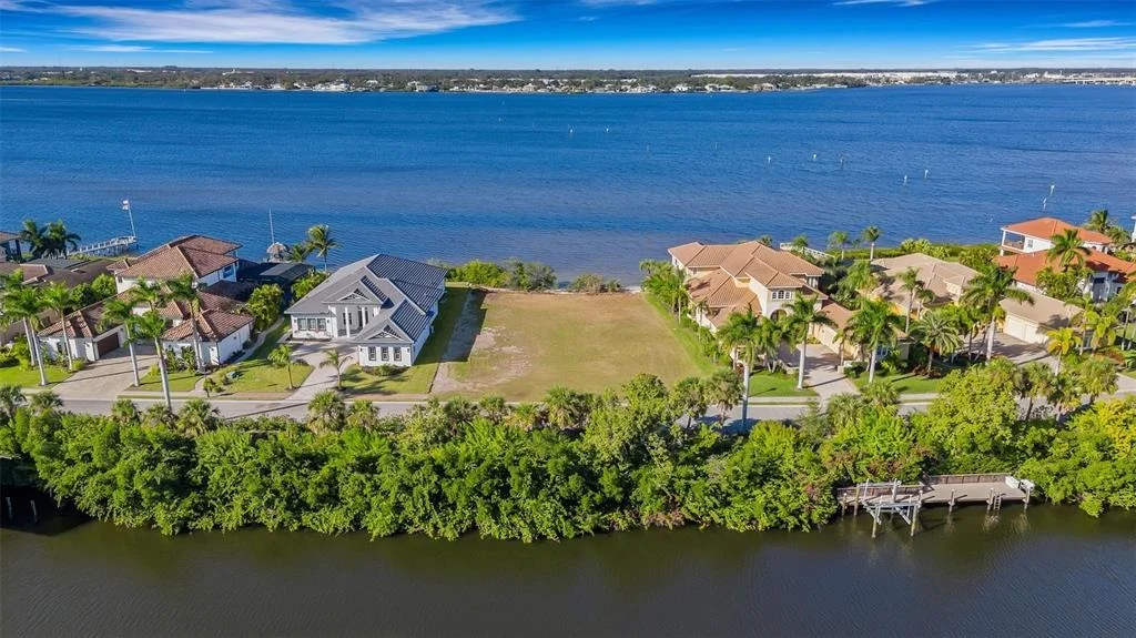 Photo of 4111 HAWK ISLAND DRIVE