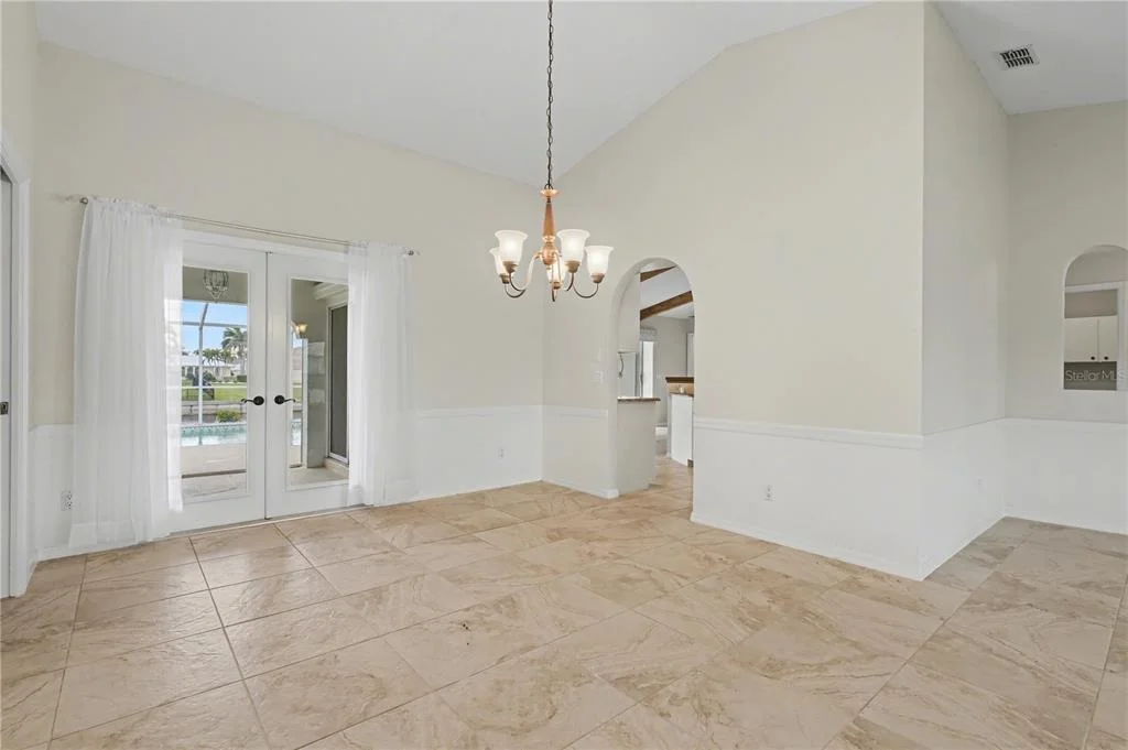 Photo of 1119 VIA FORMIA