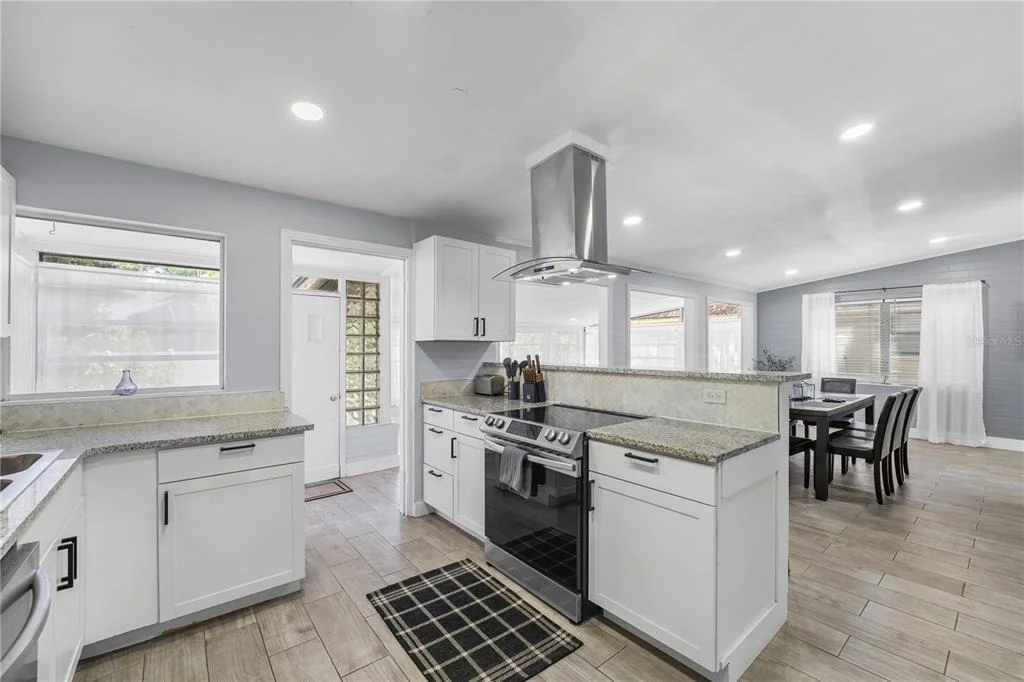 Photo of 913 MOSS LANE