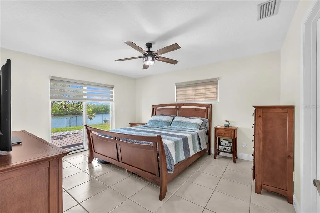 Photo of 911 SILVER PALM WAY