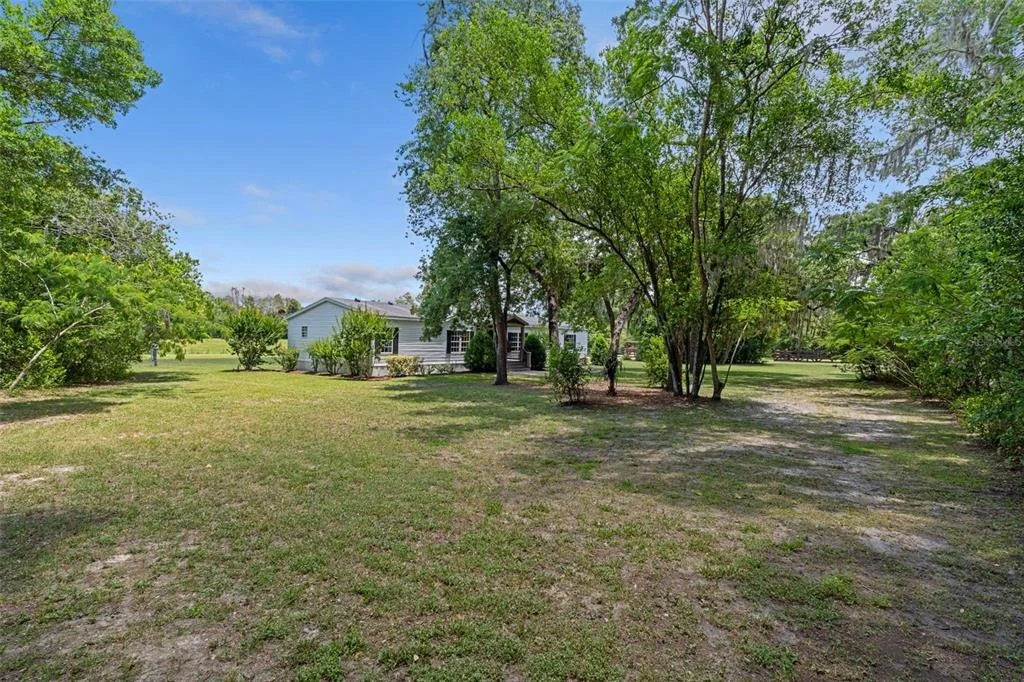 Photo of 26255 LAMBETH ROAD