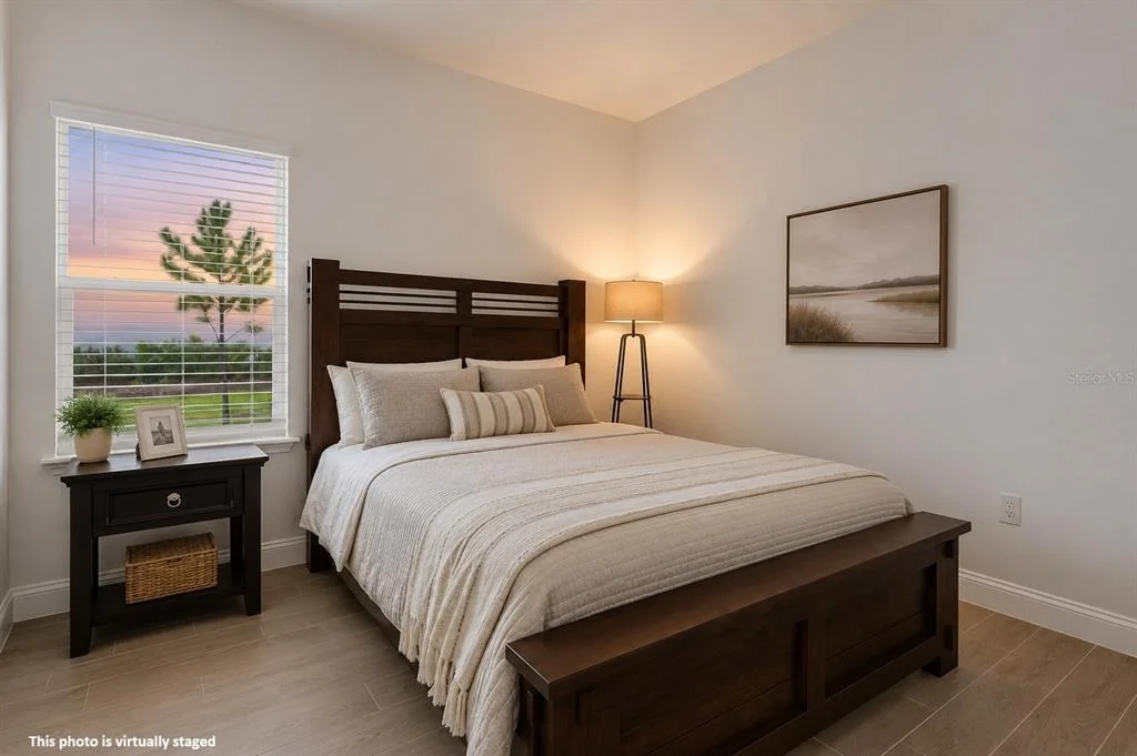 Photo of 2173 RAGLAN CIRCLE