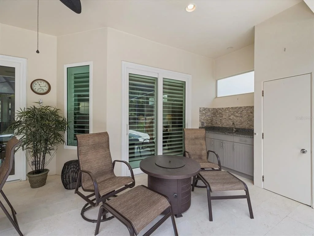 Photo of 4987 CROSS POINTE DRIVE