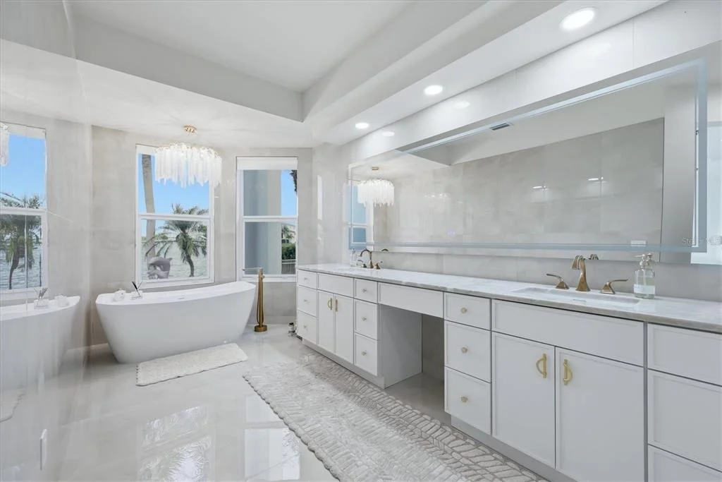Photo of 216 BIRD KEY DRIVE