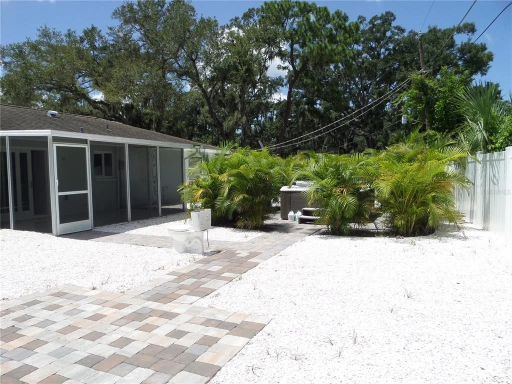 Photo of 4925 SILK OAK DRIVE