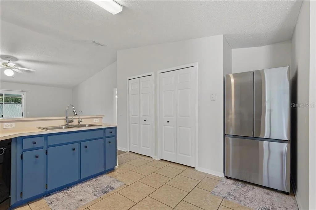 Photo of 372 LAKE DAISY CIR