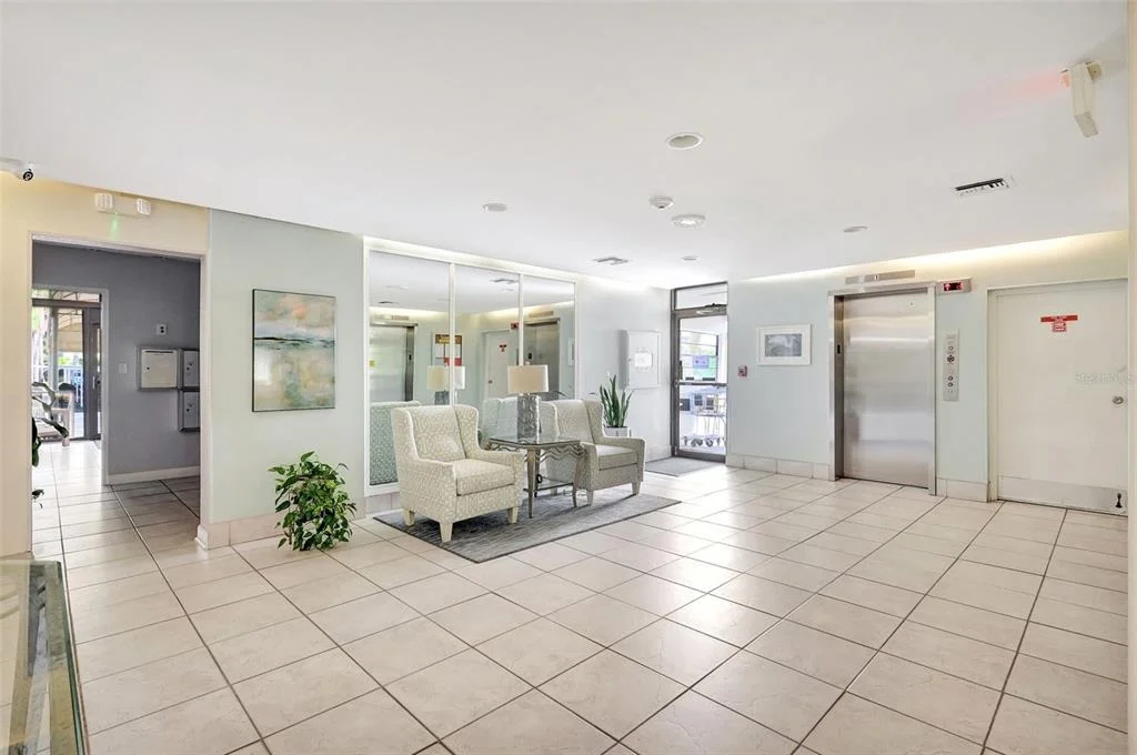 Photo of Unit 708 at 660 ISLAND WAY