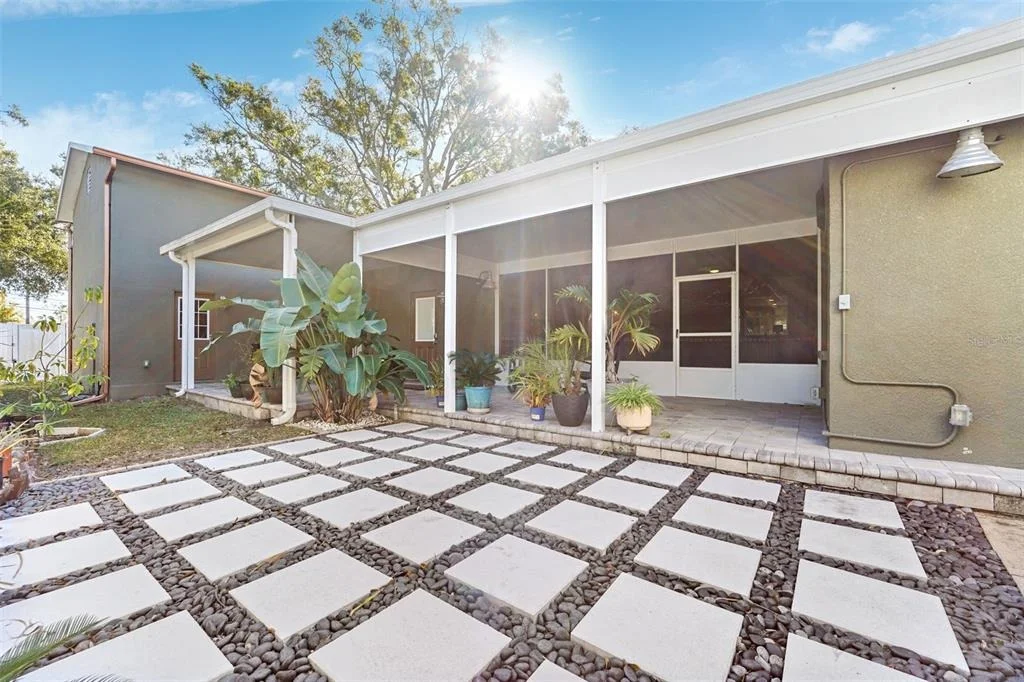 Photo of 3595 FLORAL DRIVE