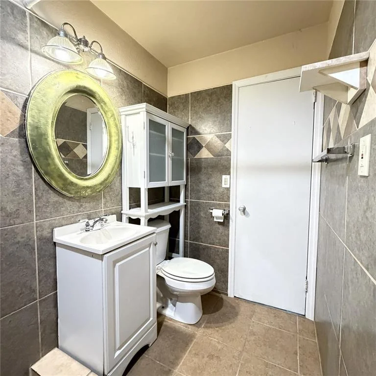 Photo of 2884 TROPIC RD