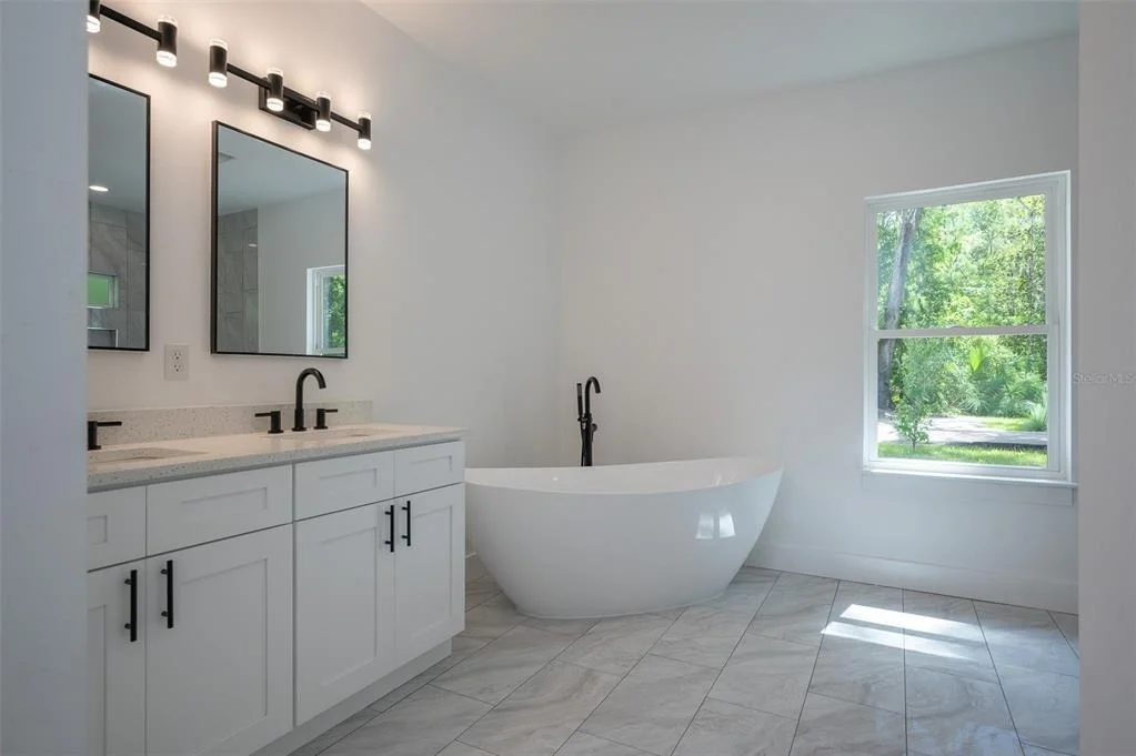 Photo of 832 NW 5TH STREET