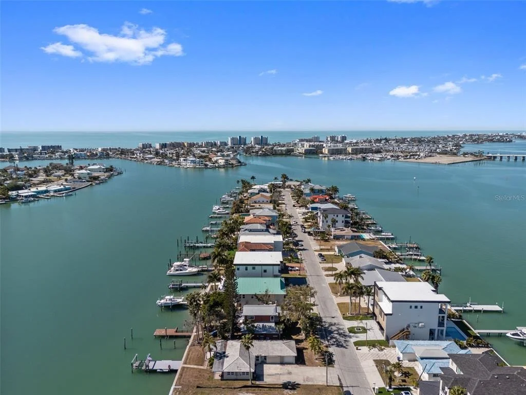 Photo of 837 BAY POINT DRIVE
