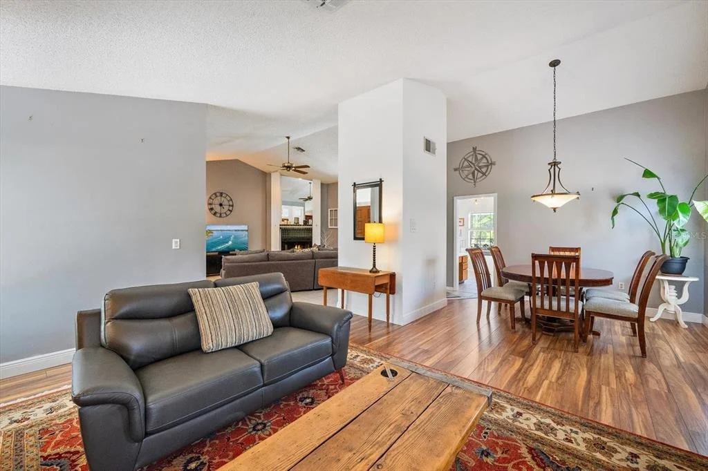 Photo of 4732 MEADOWVIEW CIRCLE