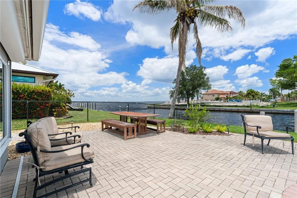 Photo of 2211 PALM TREE DRIVE