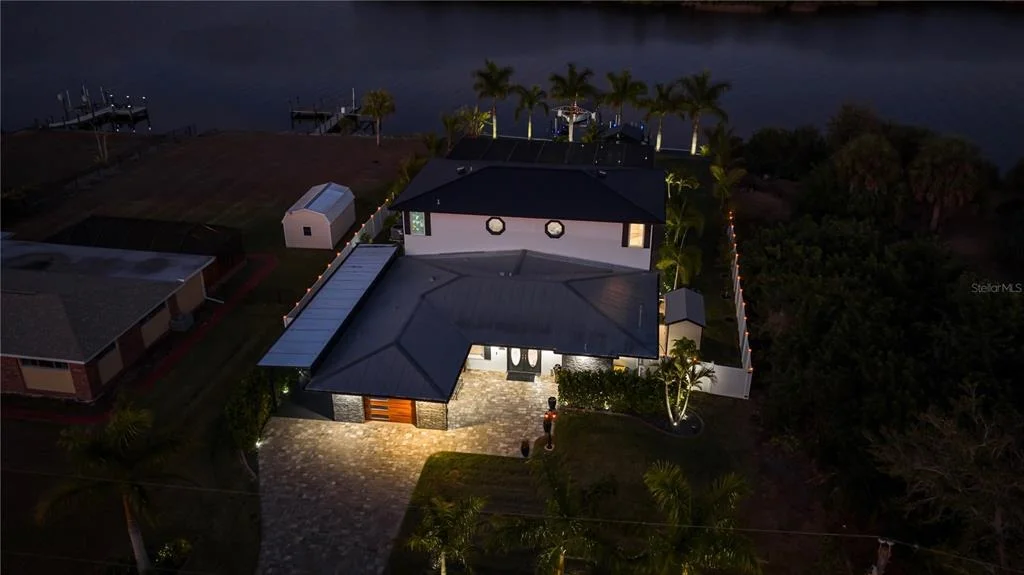 Photo of 2424 HARBOUR DRIVE