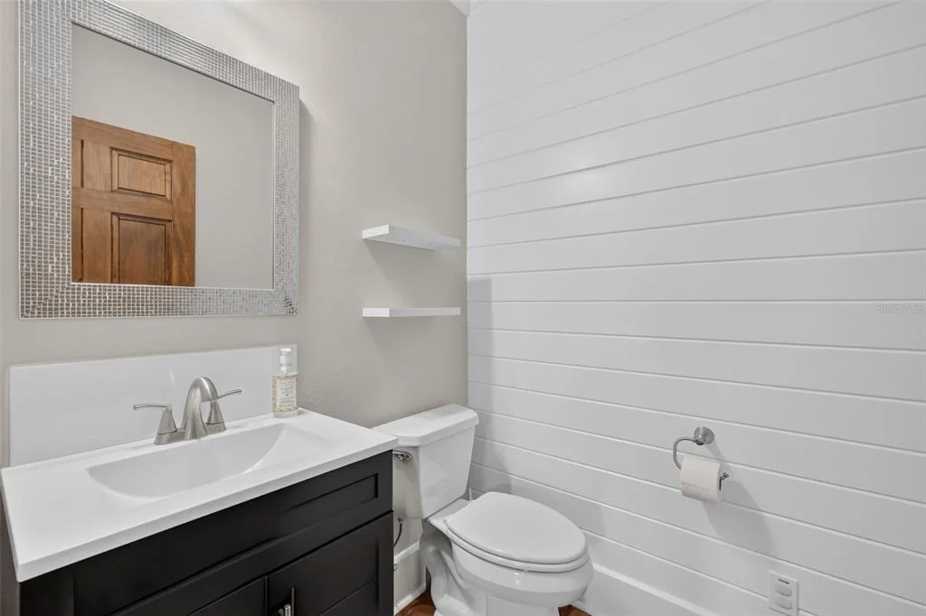 Photo of 580 W 10TH AVENUE