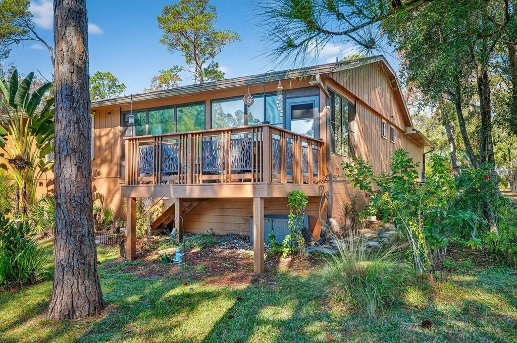 Photo of 33 LAKEPOINT CIRCLE