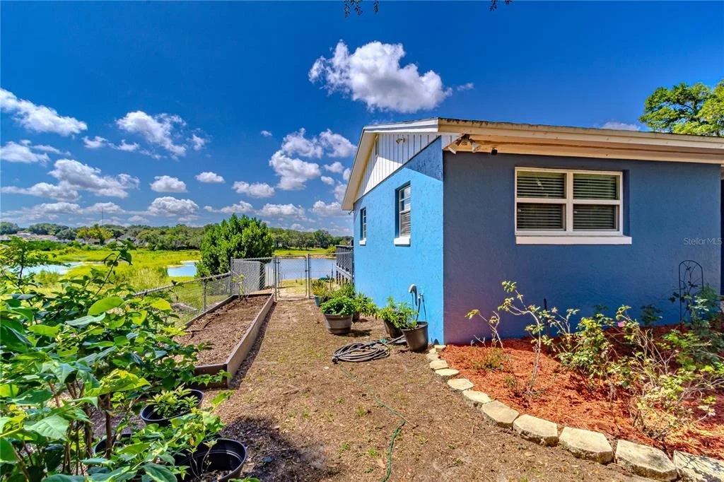 Photo of 6526 LYNN ROAD