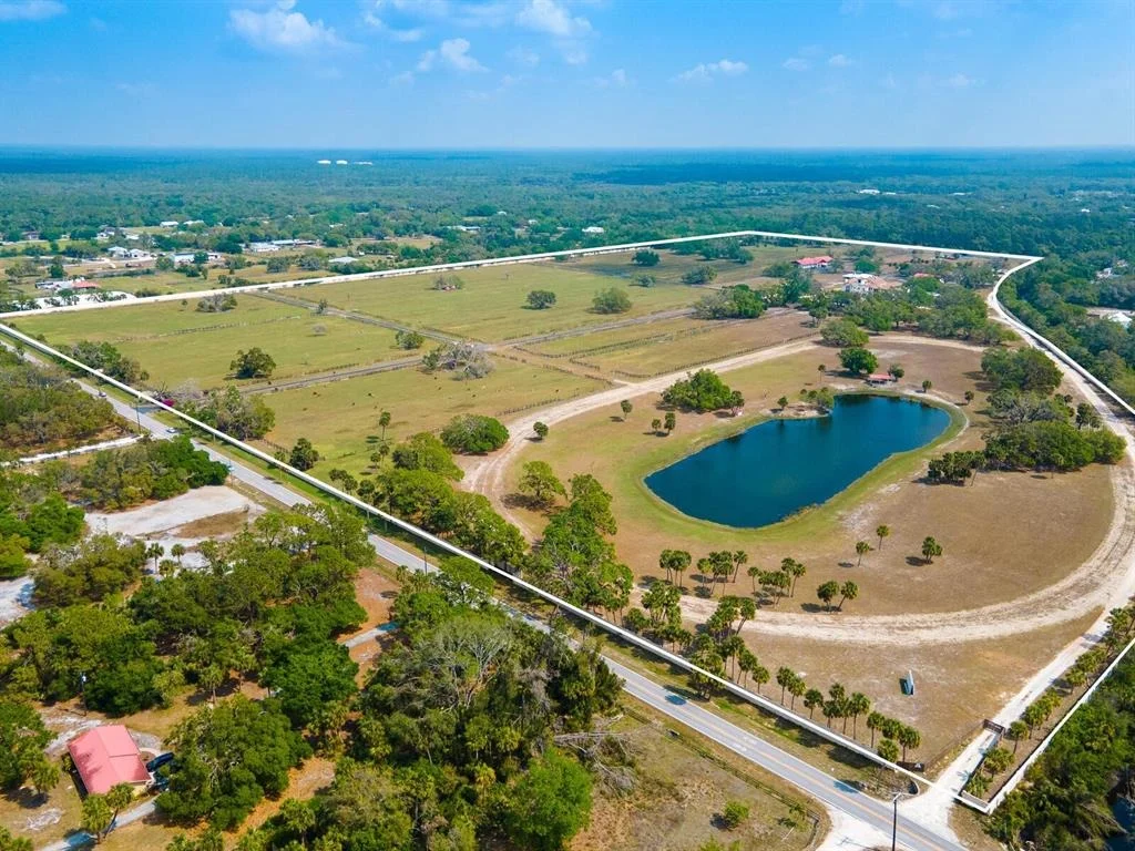 Photo of 600 N JACKSON ROAD