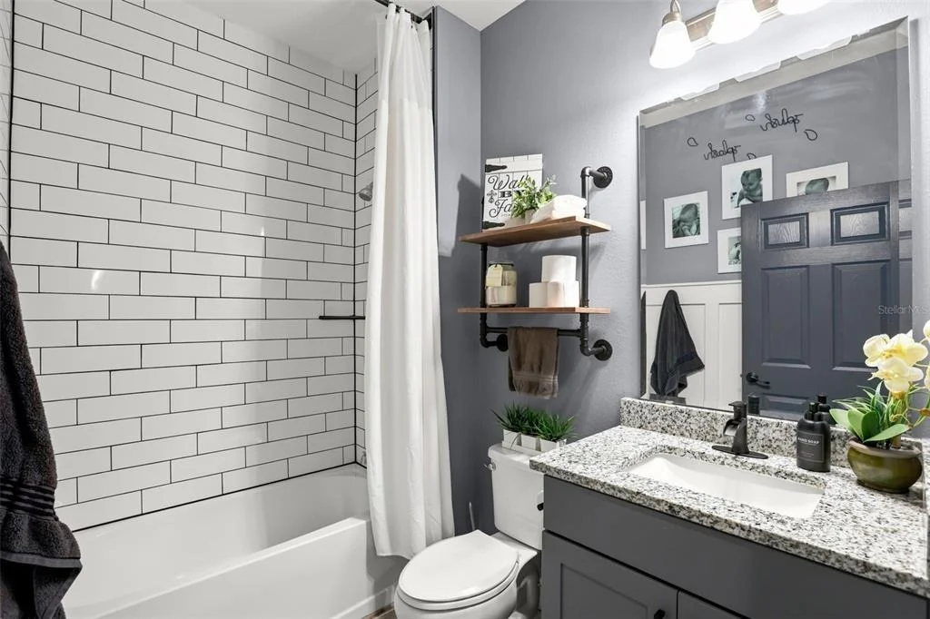 Photo of 4924 GOLDEN ZENITH WAY