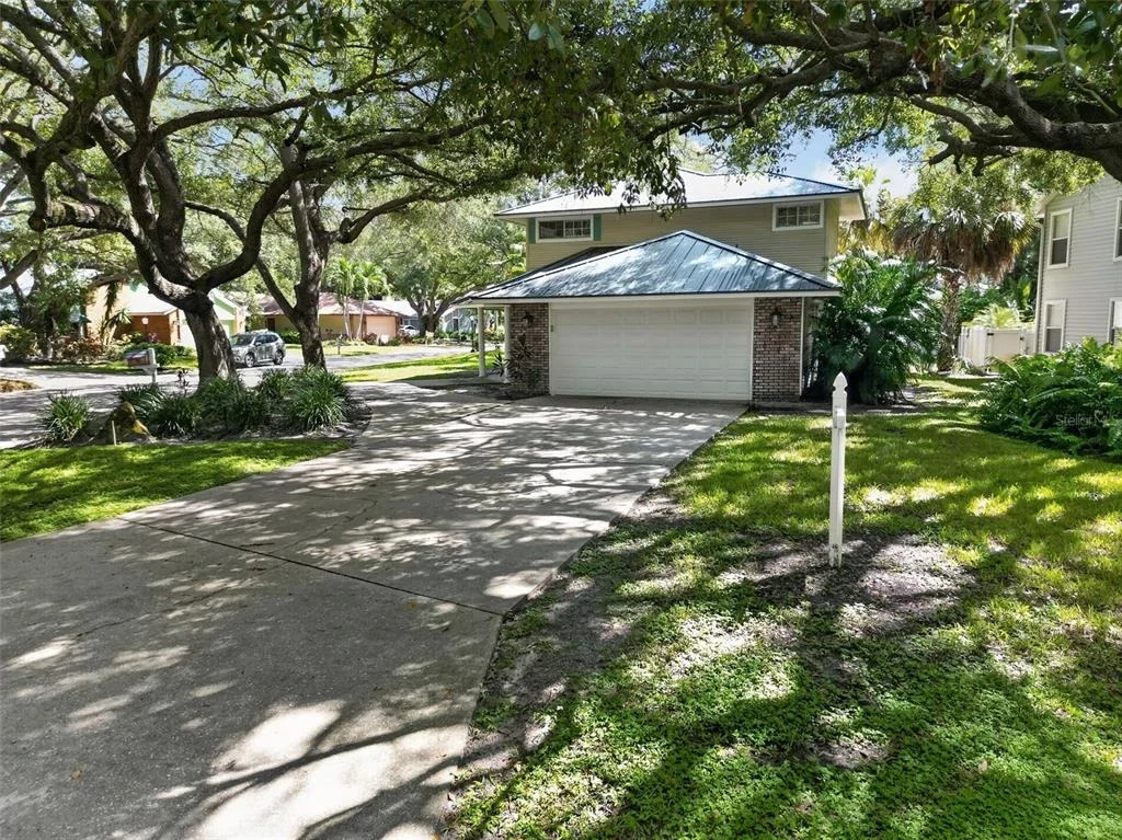 Photo of 6812 ARBOR OAKS DRIVE