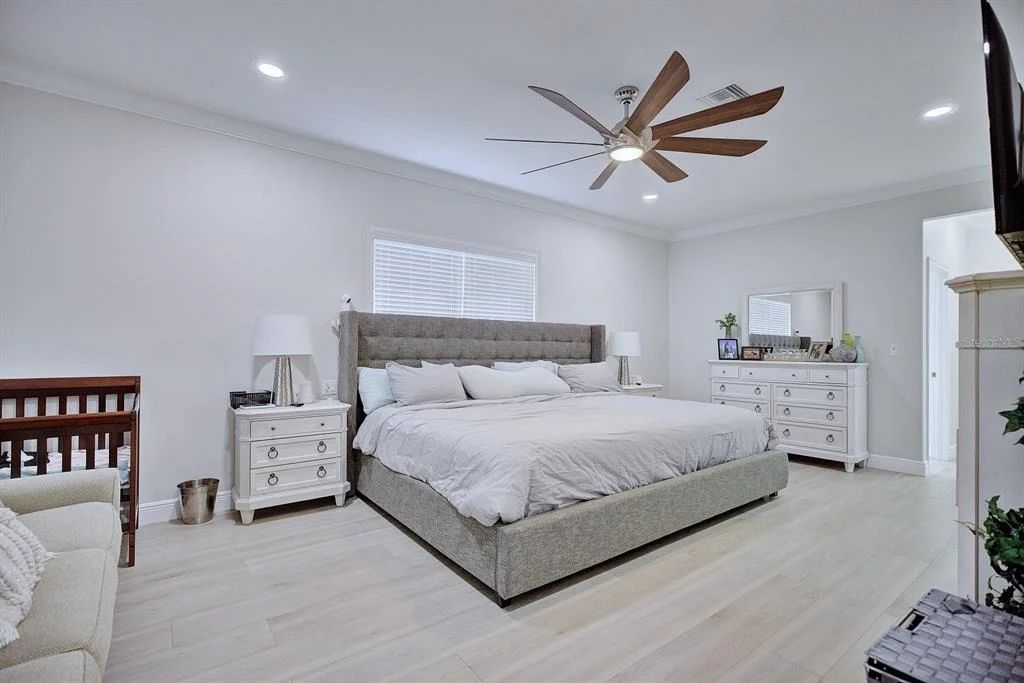 Photo of 492 SUNSET POINTE DRIVE