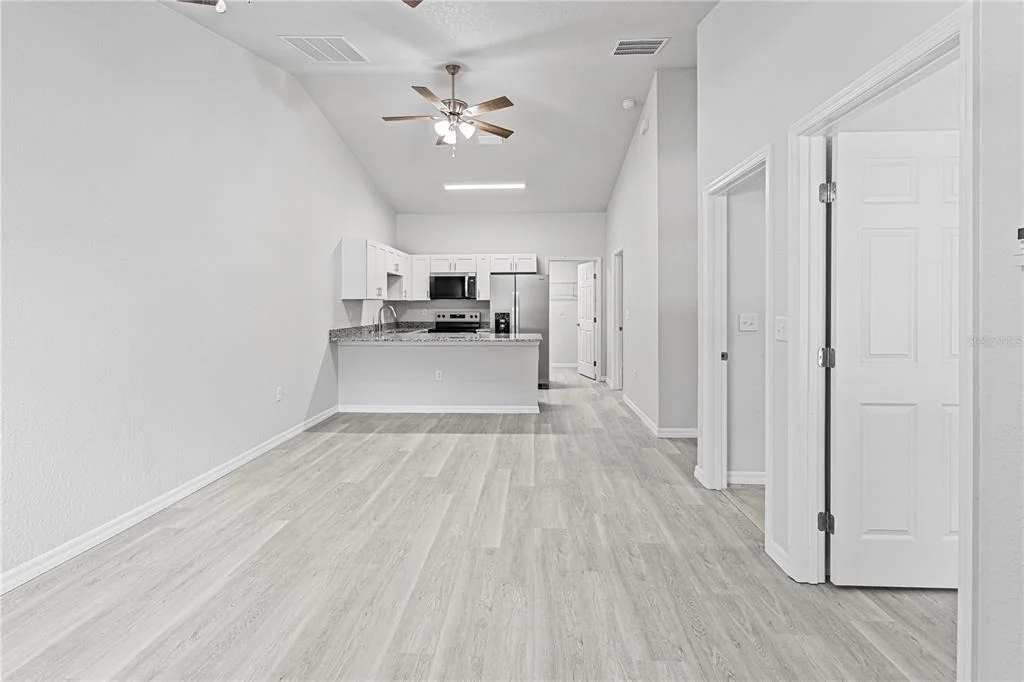 Photo of Unit B at 607 SE 4TH DRIVE