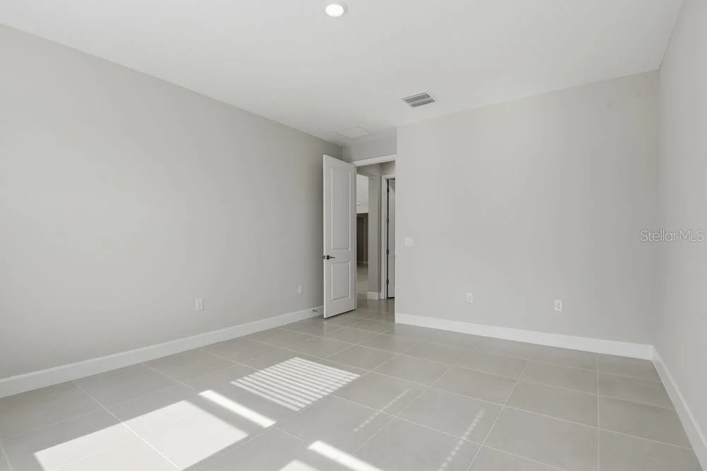 Photo of 664 JUNONIA BOULEVARD