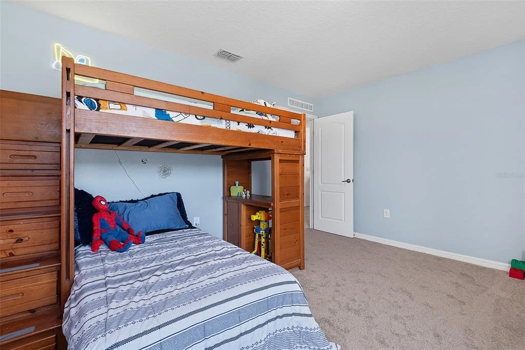 Photo of 123 OAKLEAF WAY
