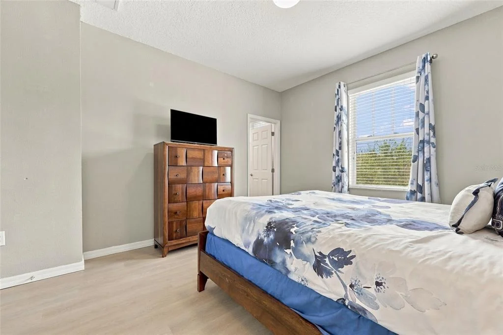 Photo of 6000 OAK GREEN LOOP