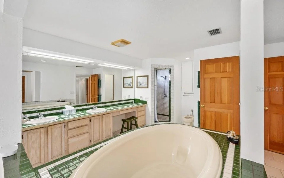Photo of 1596 JOHN ANDERSON DRIVE